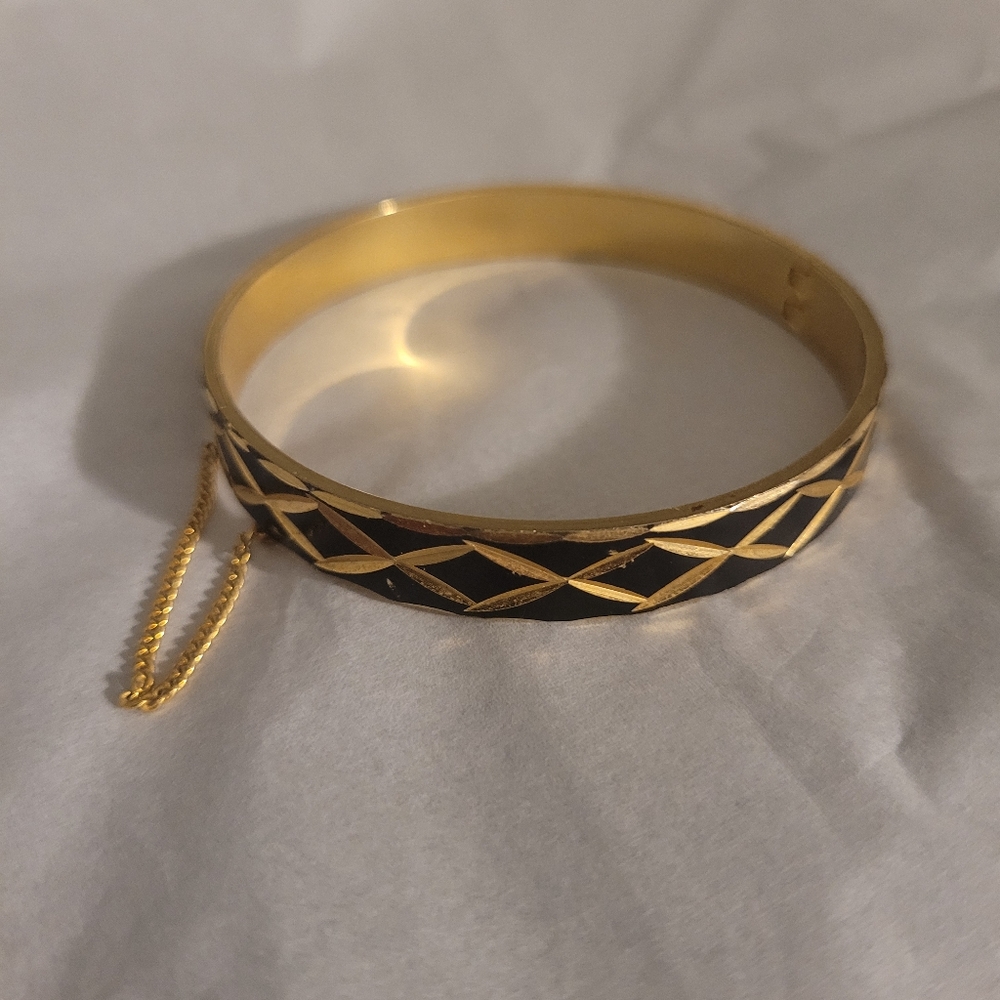 Gold Black Diamond Color Bracelet - Picture 2 of 9